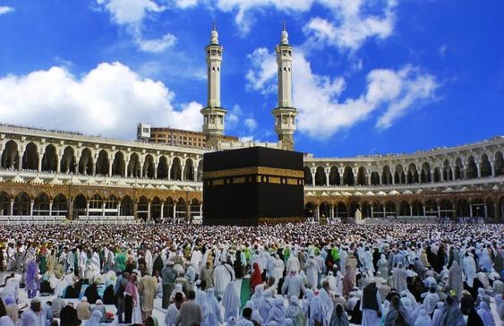 5 Perbedaan Haji dan Umroh