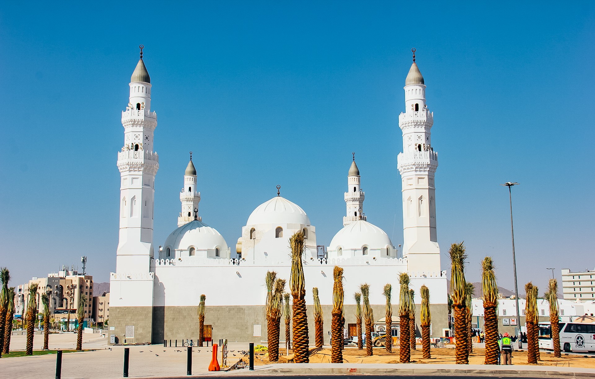 Keindahan Masjid-Masjid Suci di Mekkah dan Madinah